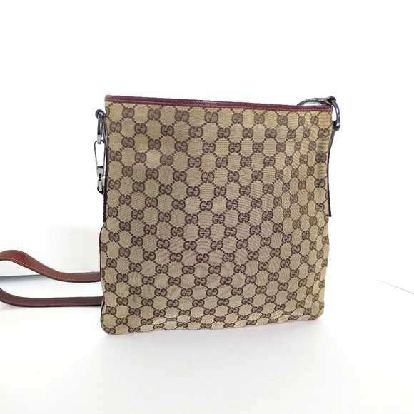 Gucci Handbags - Gucci Crossbody